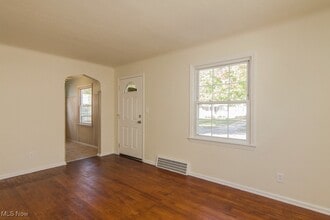 15312 Benhoff Dr in Maple Heights, OH - Building Photo - Building Photo