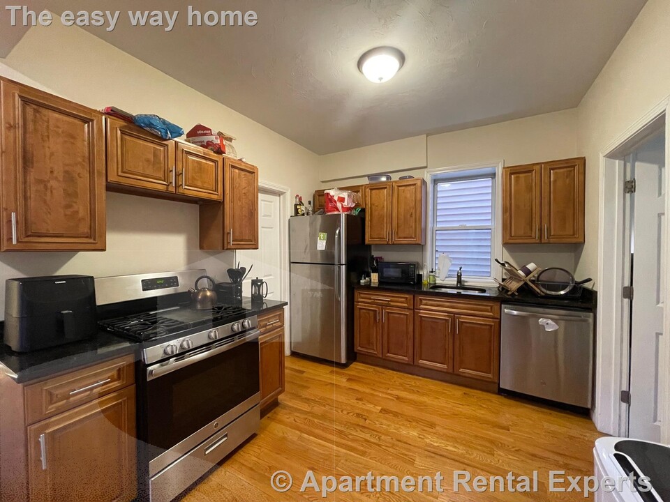 58 Medford St in Somerville, MA - Building Photo