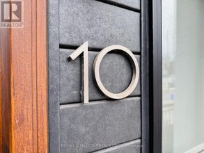 39 Robinson St N in Grimsby, ON - Building Photo - Building Photo