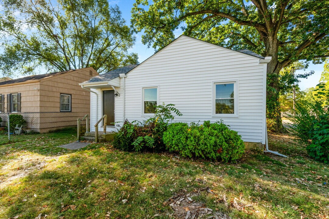 1275 Briarwood Ave in Columbus, OH - Foto de edificio