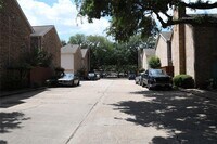 2323 Augusta Dr photo'