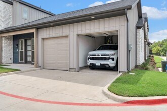 1600 Firewheel Pkwy in Garland, TX - Foto de edificio - Building Photo
