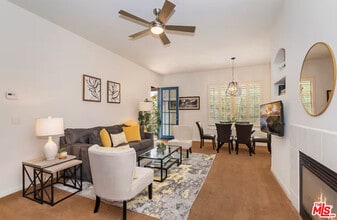 48573 Classic Dr in La Quinta, CA - Building Photo - Building Photo