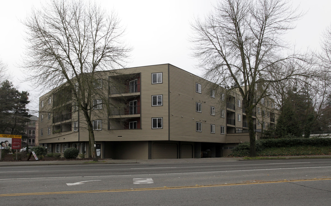 Roosevelt Court Apartments in Seattle, WA - Building Photo