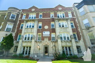 4735 N Beacon St in Chicago, IL - Building Photo