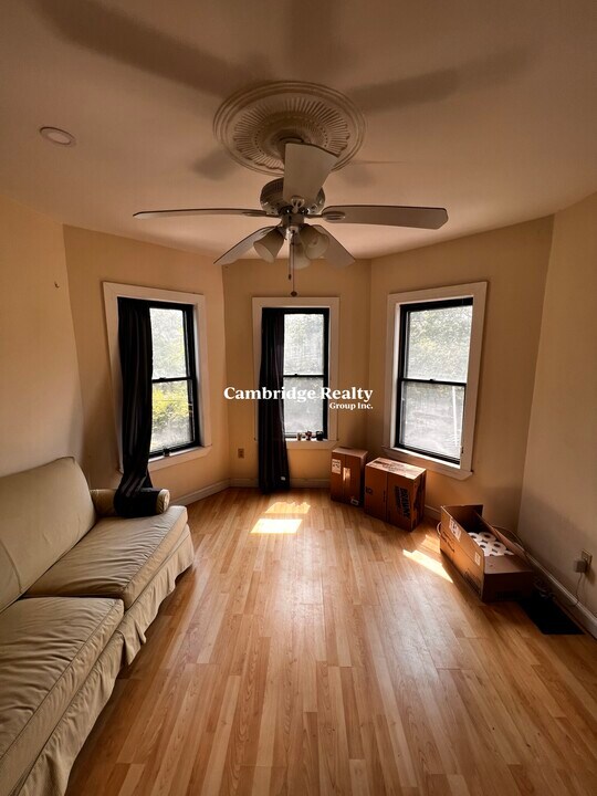51 Porter Rd, Unit T in Cambridge, MA - Building Photo