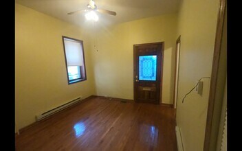 3812 N Ashland Ave, Unit 1Main in Chicago, IL - Building Photo - Building Photo