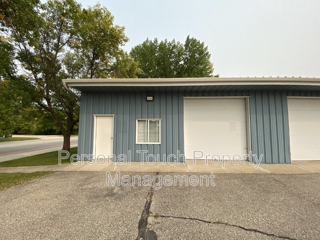 2615 12th Ave S in Moorhead, MN - Building Photo - Building Photo