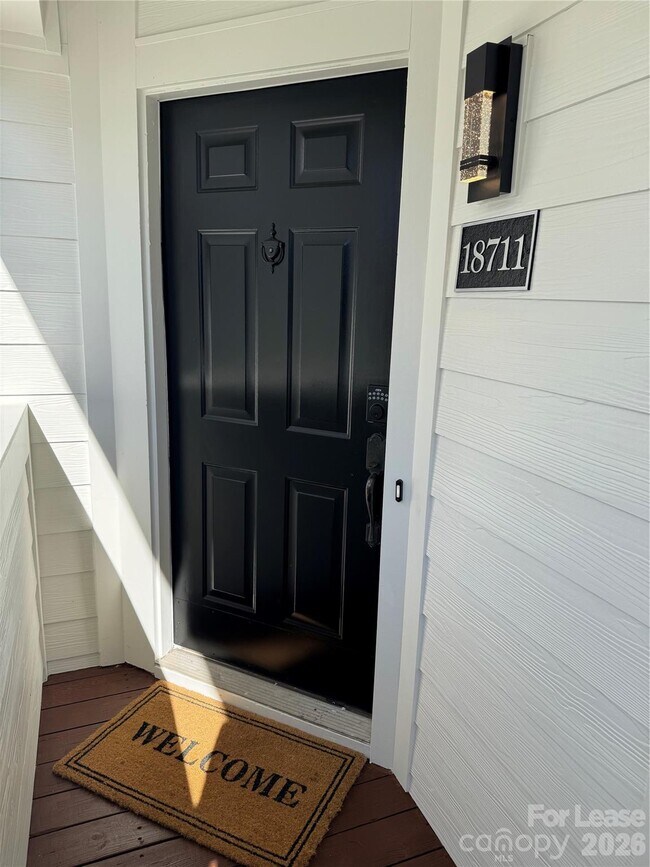 18711 Vineyard Point Ln in Cornelius, NC - Building Photo - Building Photo