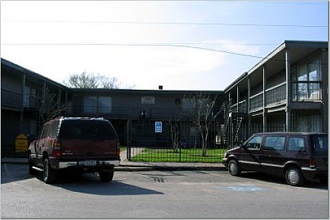 Spring Gardens and Johanna Square in Houston, TX - Building Photo