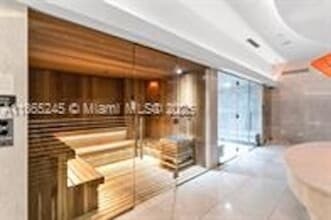 1010 Brickell Ave, Unit 3307 in Miami, FL - Foto de edificio - Building Photo