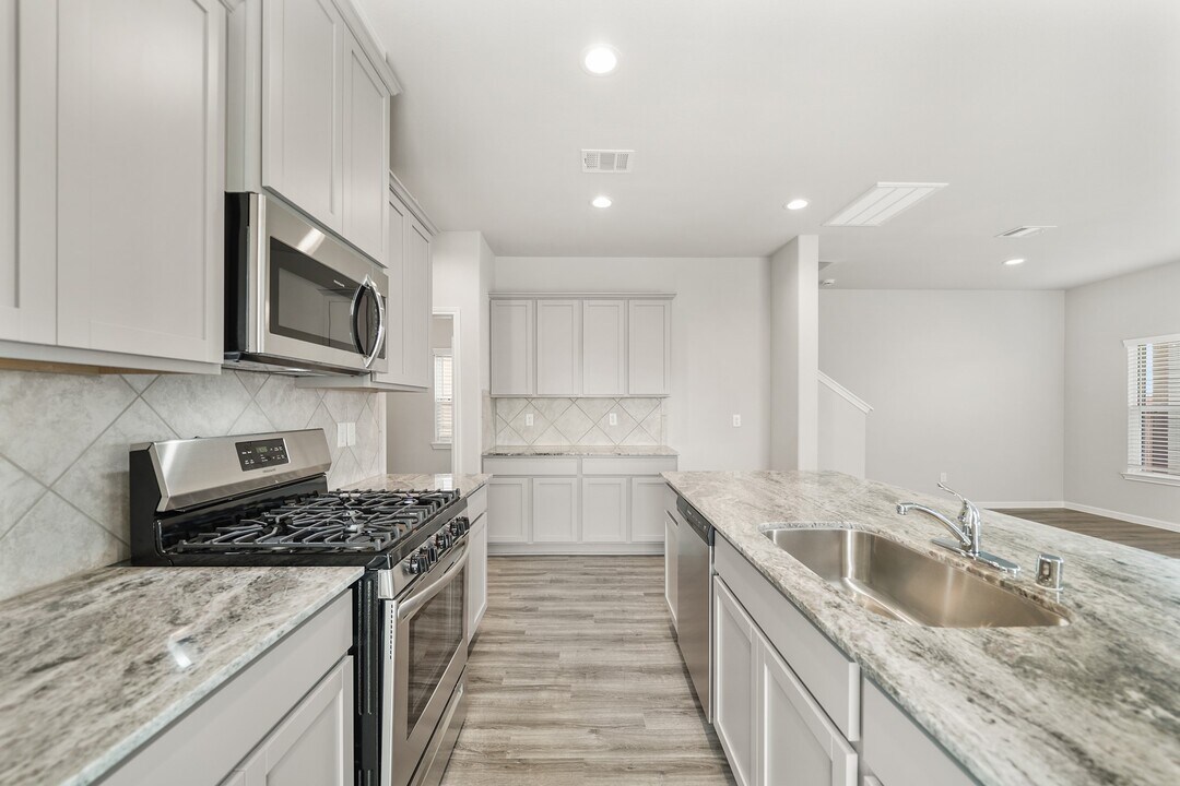 835 Oakland Dr in Houston, TX - Building Photo