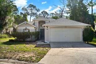 1033 Lake Davenport Blvd in Davenport, FL - Building Photo