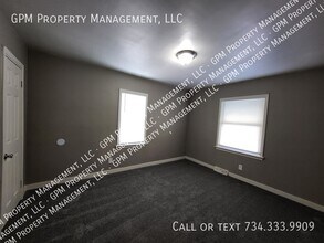 28911 Powers St in Westland, MI - Building Photo - Building Photo