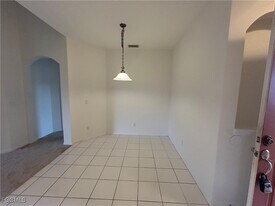 4255 Liron Ave in Ft. Myers, FL - Building Photo