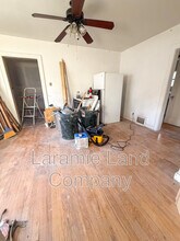 658 N 10th St in Laramie, WY - Foto de edificio - Building Photo