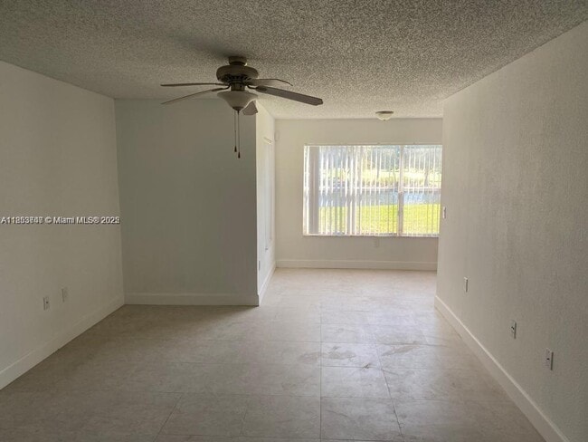 12540 Vista Isles Dr in Plantation, FL - Building Photo - Building Photo