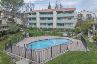 1501 Ptarmigan DR in Walnut Creek, CA - Building Photo - Building Photo