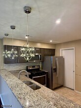 92 Winchester Way in Franklin Township, NJ - Building Photo - Building Photo