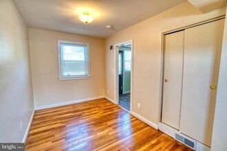 2818 Iverson St, Unit A1117 in Temple Hills, MD - Building Photo - Building Photo