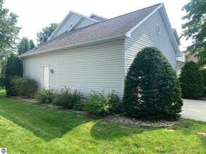 1631 Eastpointe Dr in Mt. Pleasant, MI - Building Photo - Building Photo