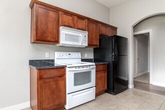 611 Jack Perry Dr in Centerton, AR - Building Photo - Building Photo
