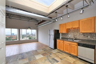 230 W Alabama St in Houston, TX - Building Photo - Building Photo