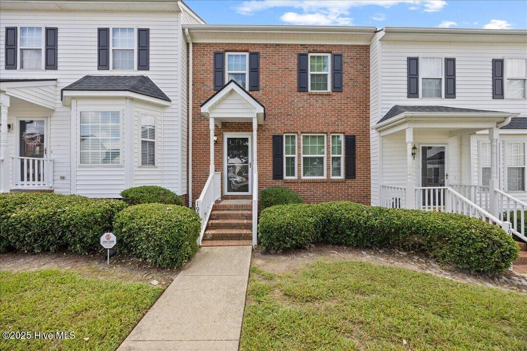 1932 Stroll Cir in Fuquay Varina, NC - Building Photo