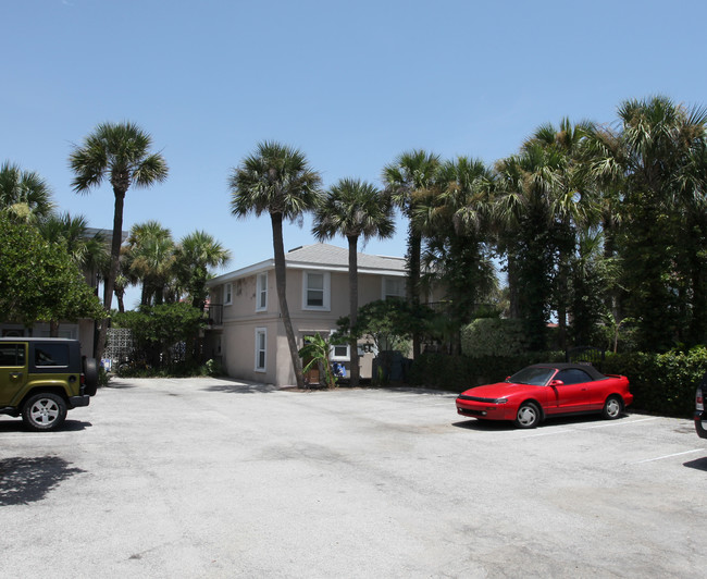 125-127 1st Ave S in Jacksonville Beach, FL - Foto de edificio - Building Photo