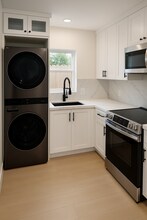 15334 Hart St in Los Angeles, CA - Building Photo - Building Photo