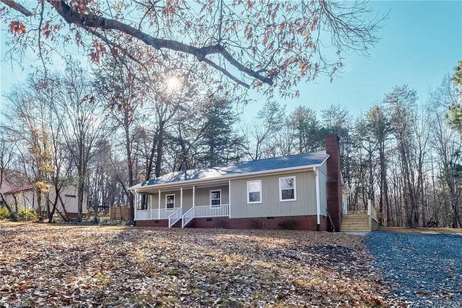 955 Lyndon Ln in Haw River, NC - Building Photo - Building Photo