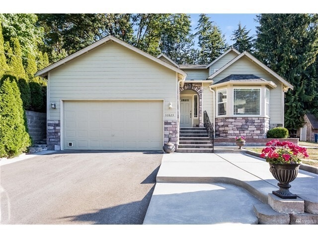 property at 10823 SE 299th Pl