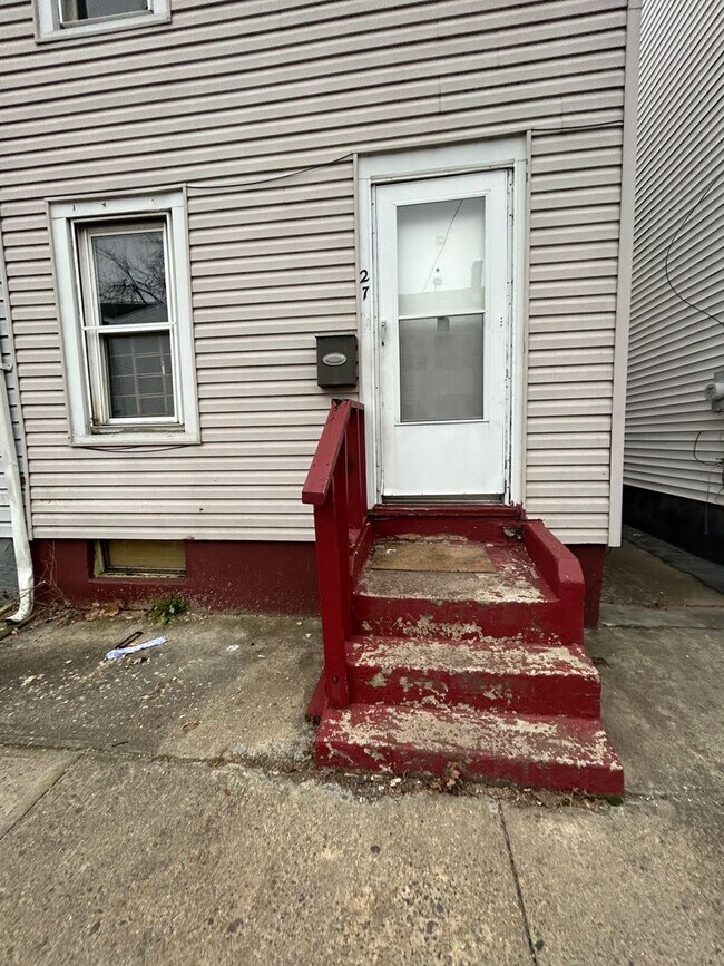 27 Passaic St in Trenton, NJ - Building Photo - Building Photo