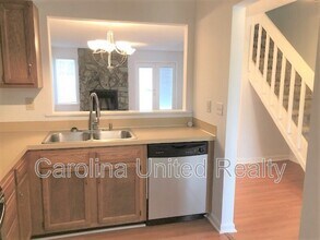 8235 Circle Tree Ln in Charlotte, NC - Building Photo - Building Photo