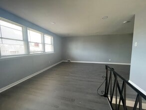 2331 Hoffnagle St in Philadelphia, PA - Building Photo - Building Photo