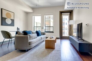 3201 Esperanza Crossing in Austin, TX - Building Photo