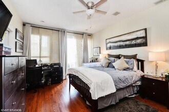 2250 W Chicago Ave in Chicago, IL - Building Photo - Building Photo