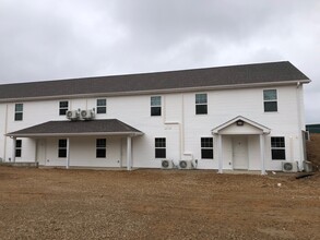 Red Rooster Apartments in Bonne Terre, MO - Foto de edificio - Building Photo