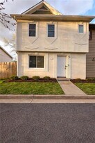 1952 Padgett Dr in Austell, GA - Building Photo