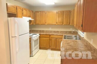 5110 Crest Hill Drive Tampa FL in Tampa, FL - Building Photo - Building Photo