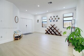 21016 NE 2nd Ct in Miami, FL - Building Photo - Building Photo