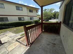 2078 NW 43 Terrace in Lauderhill, FL - Building Photo - Building Photo