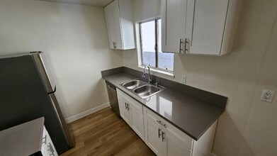 638 N W Knoll Dr in West Hollywood, CA - Foto de edificio - Building Photo