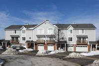 Hickory Hill in Palatine, IL - Foto de edificio - Building Photo