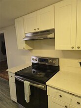 2 Lucas Ave in Newport, RI - Building Photo - Building Photo