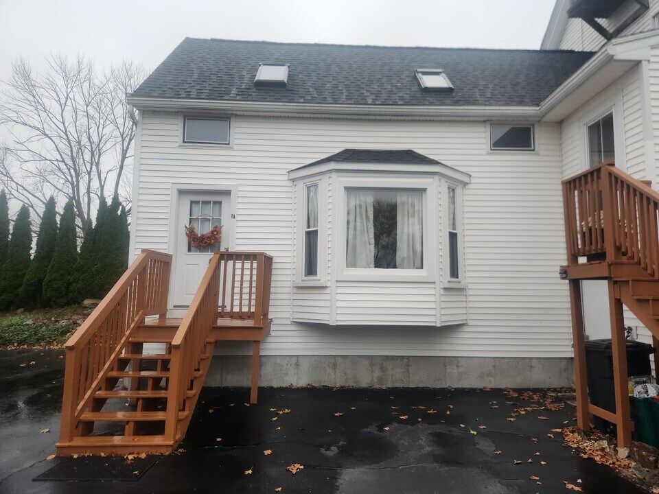 126 6th St in Dover, NH - Building Photo