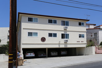 10789 OHIO Ave in Los Angeles, CA - Building Photo - Building Photo