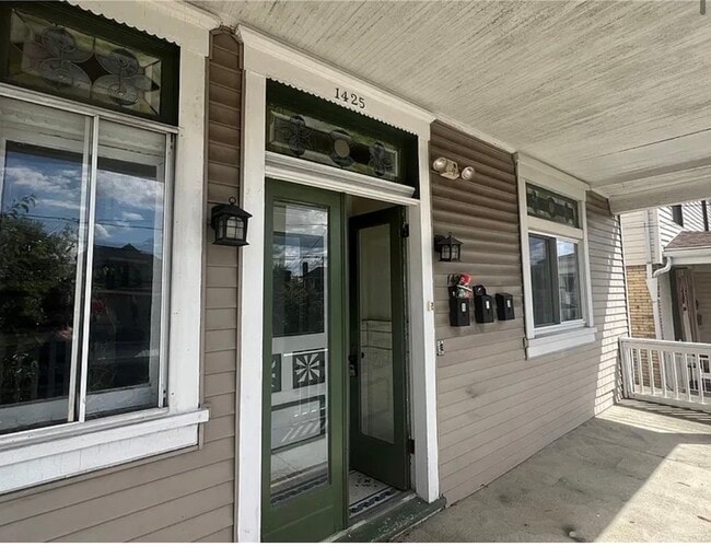 1425 Methyl St, Unit 2 in Pittsburgh, PA - Building Photo - Building Photo