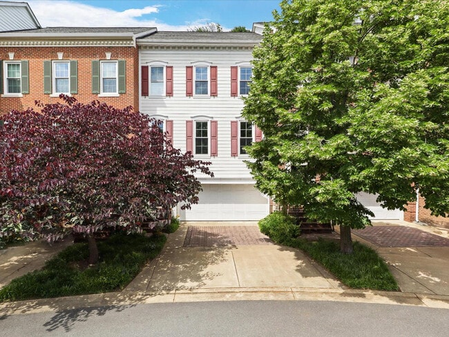 130 Rolling Trce in Falls Church, VA - Building Photo - Building Photo