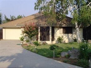 1694 W Bullard Ave in Fresno, CA - Building Photo - Building Photo